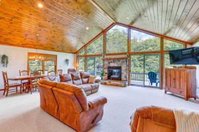 Pennsylvania Cabin Hideaway Hot Tub and Deck!